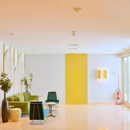Apartamento Modern Seaside With Pool *